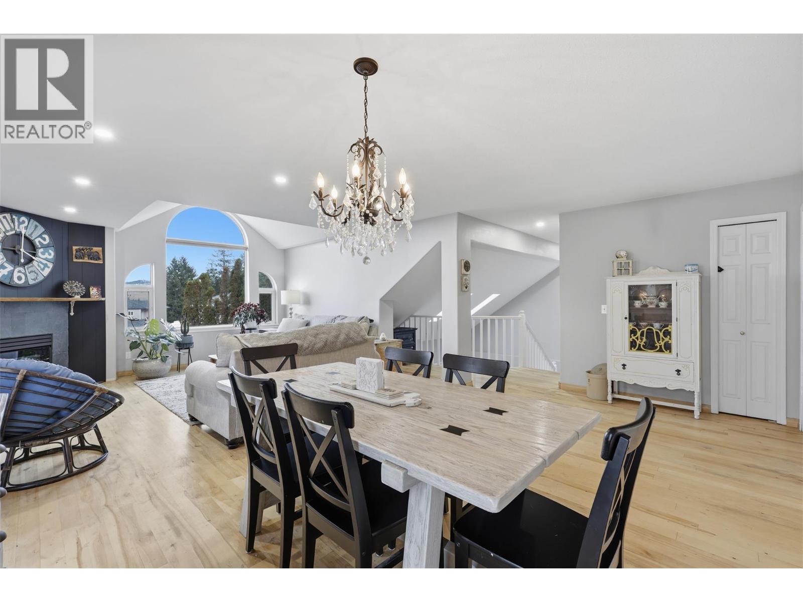 2435 Drummond Court, Kamloops, British Columbia  V2E 1Y1 - Photo 3 - 10403713