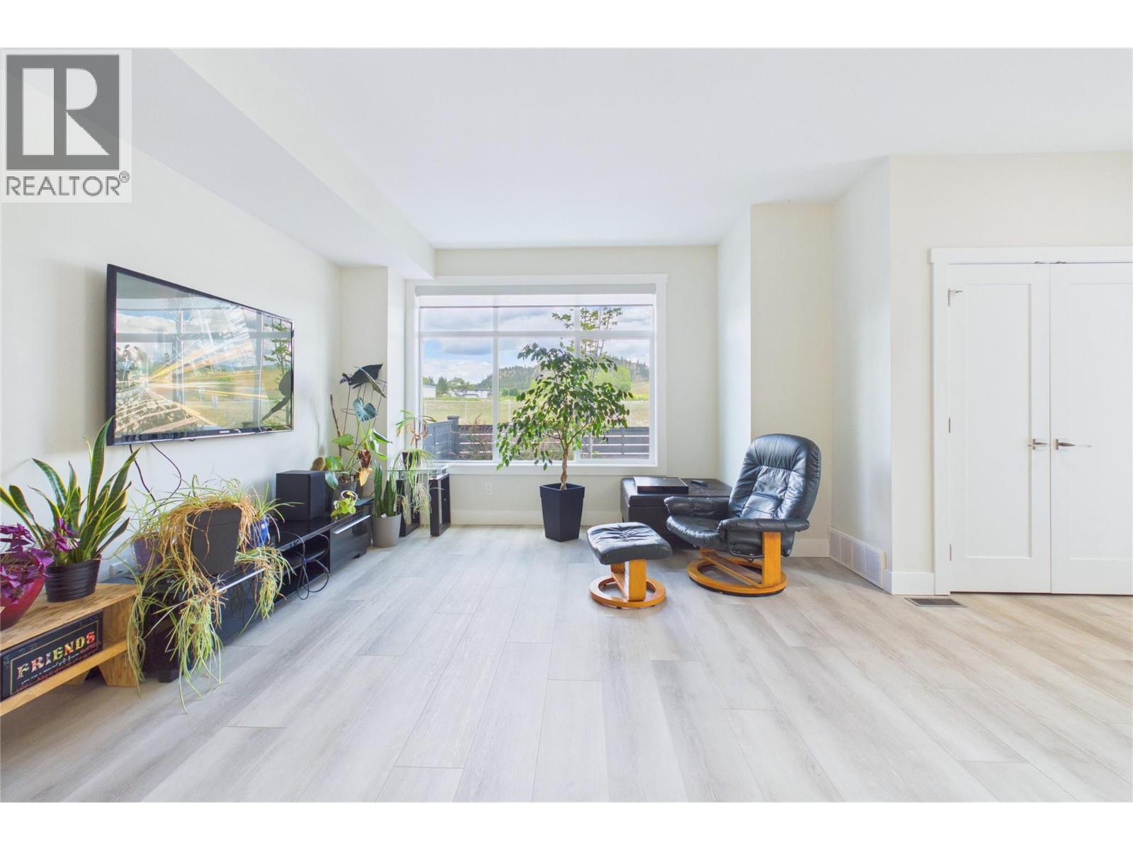 115 Wyndham Crescent Unit# 7, Kelowna, British Columbia  V1V 1Z2 - Photo 5 - 10403333