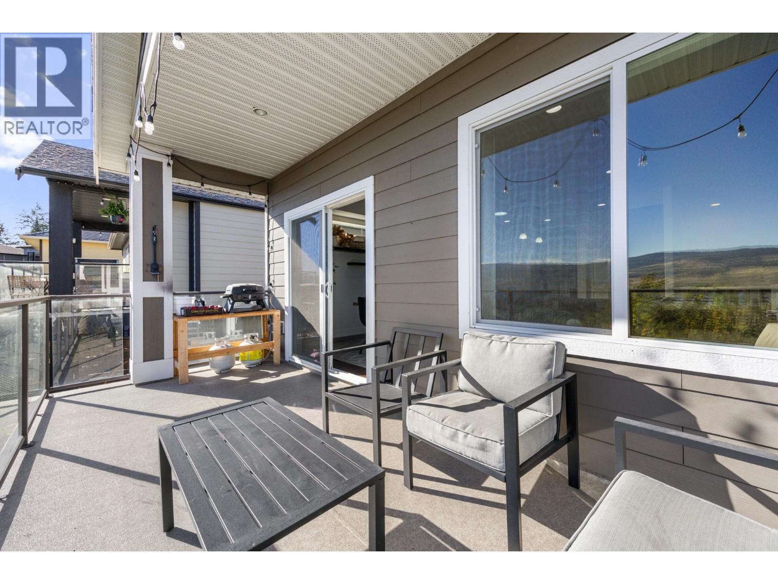 9733 Santina Road, Lake Country, British Columbia  V4V 2R9 - Photo 15 - 10403697