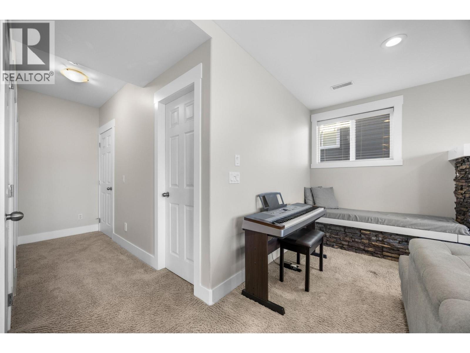 9733 Santina Road, Lake Country, British Columbia  V4V 2R9 - Photo 37 - 10403697