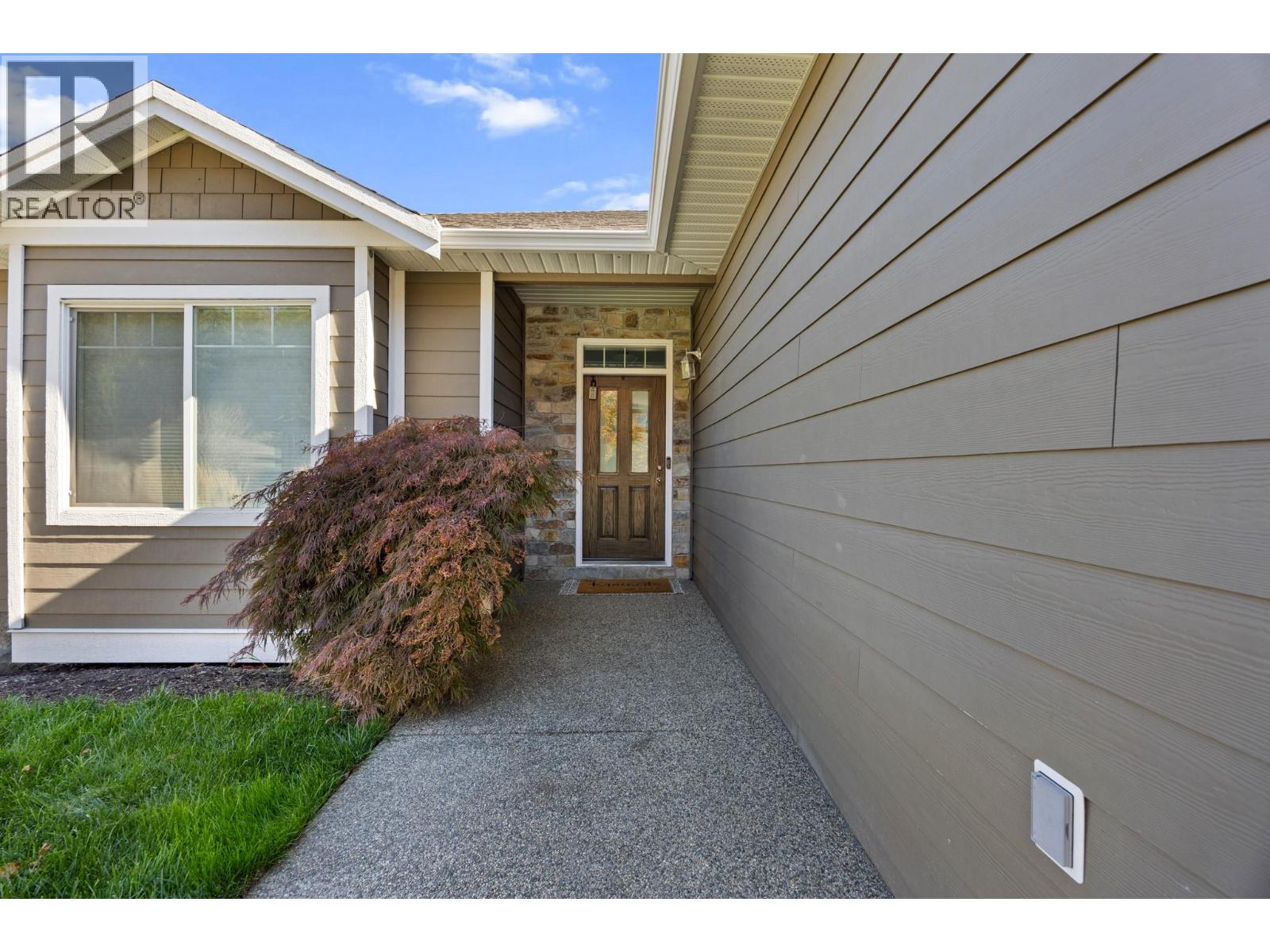 9733 Santina Road, Lake Country, British Columbia  V4V 2R9 - Photo 4 - 10403697