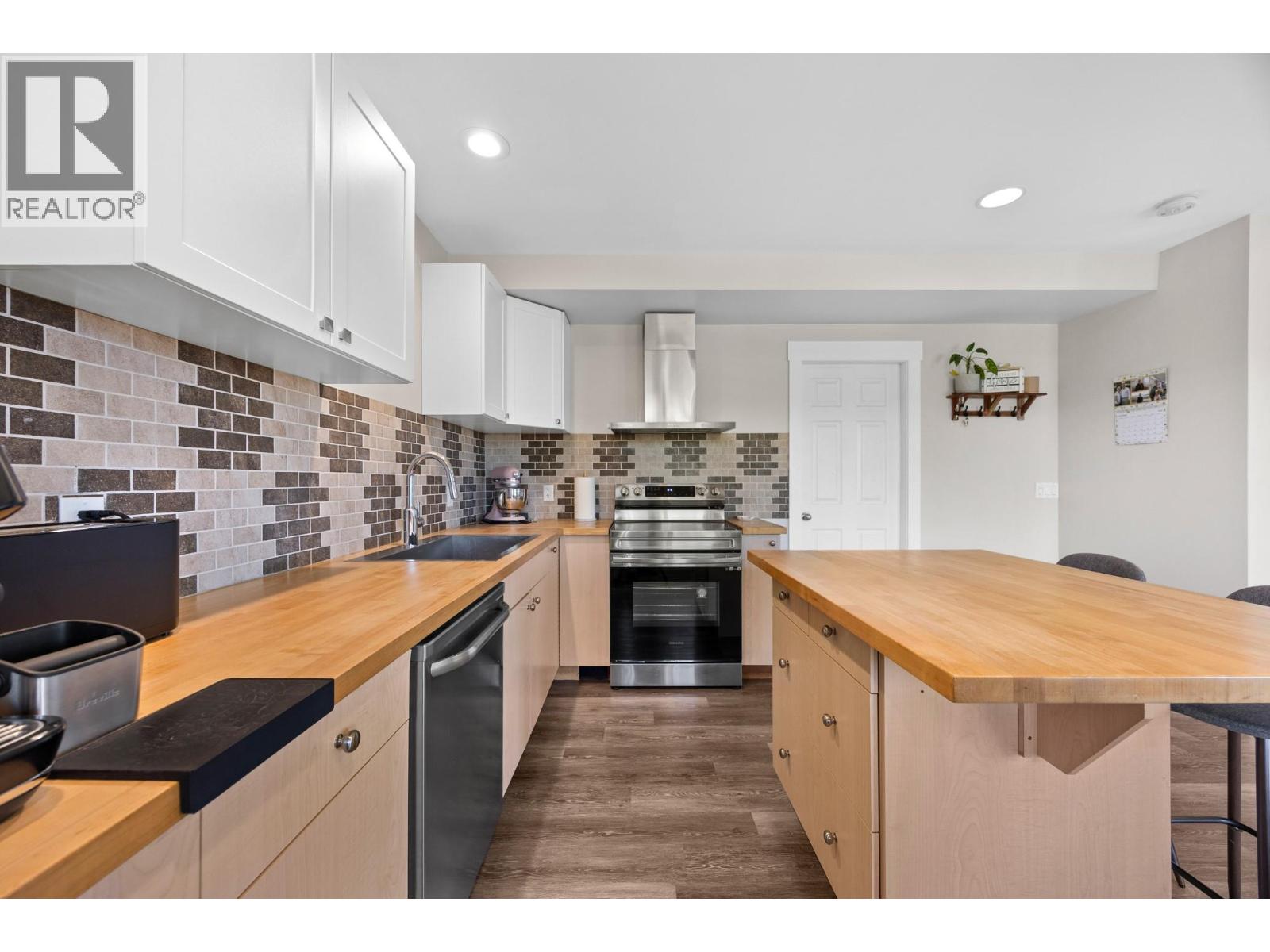 9733 Santina Road, Lake Country, British Columbia  V4V 2R9 - Photo 56 - 10403697