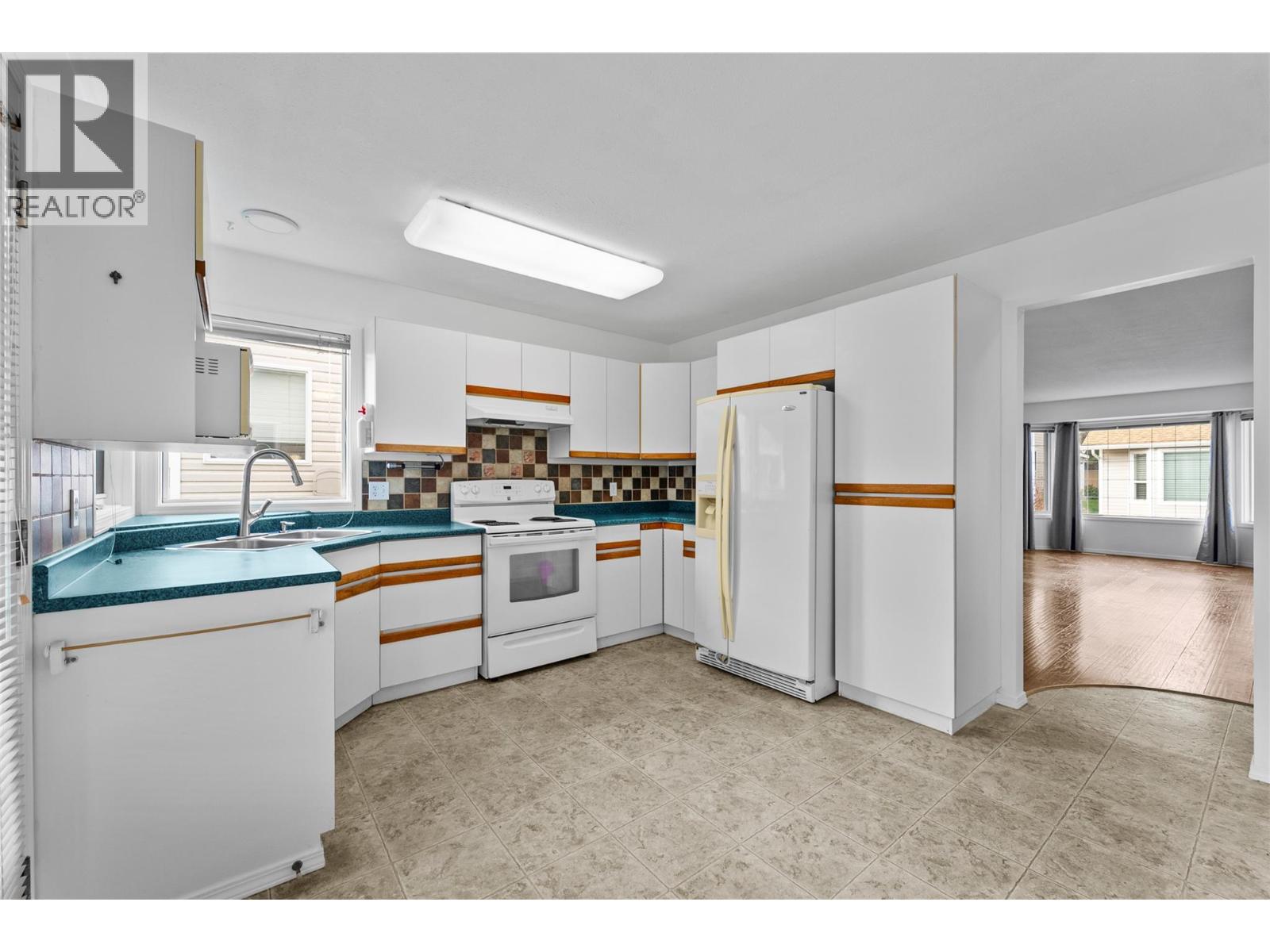 1195 14th Street Unit# 33, Kamloops, British Columbia  V2B 8L1 - Photo 6 - 10398756