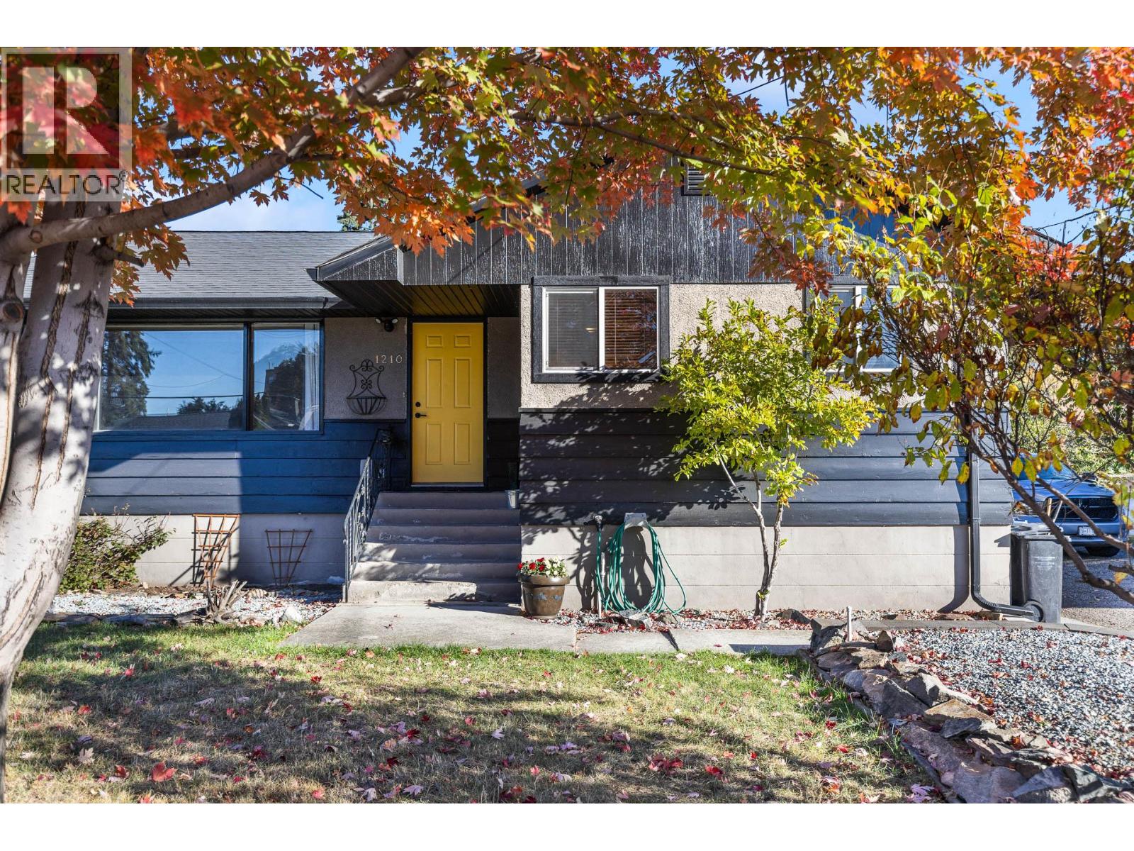 1210 Centennial Crescent, Kelowna, British Columbia  V1Y 6K2 - Photo 2 - 10403469