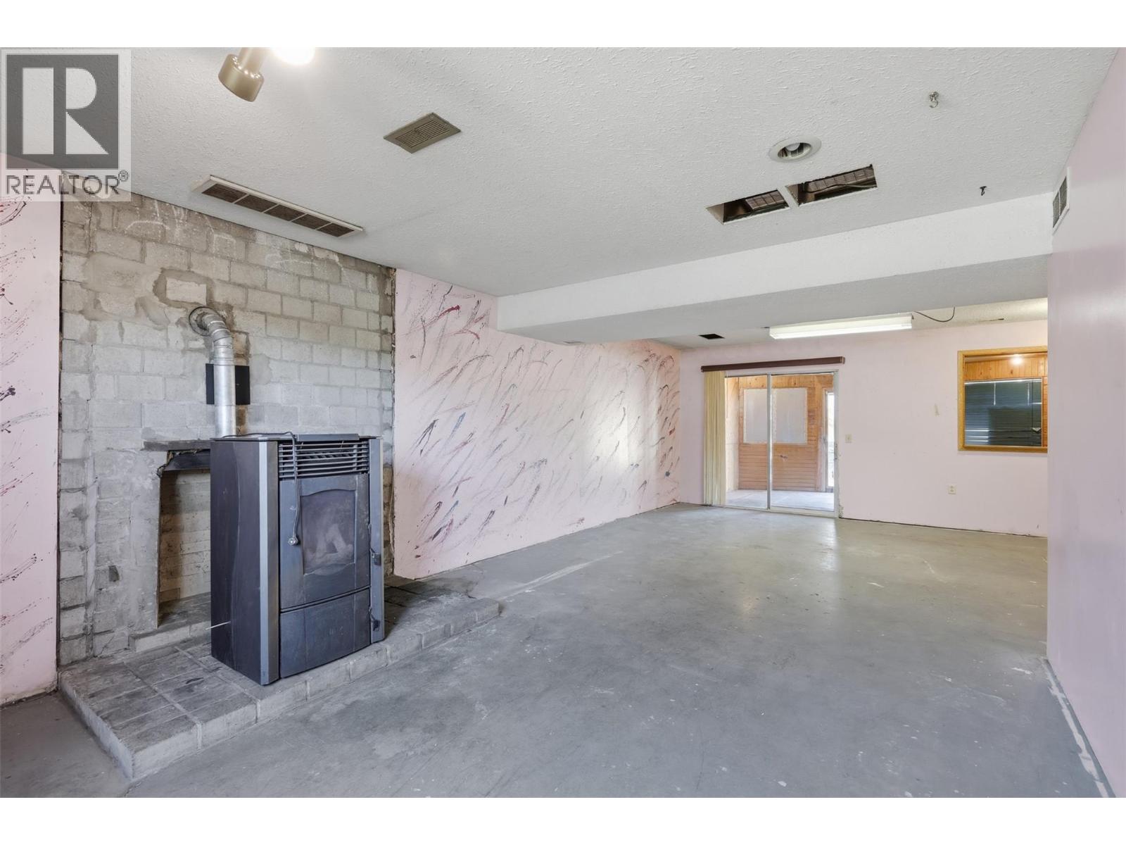 4569 Spurraway Road, Kamloops, British Columbia  V2H 1M8 - Photo 29 - 10403393