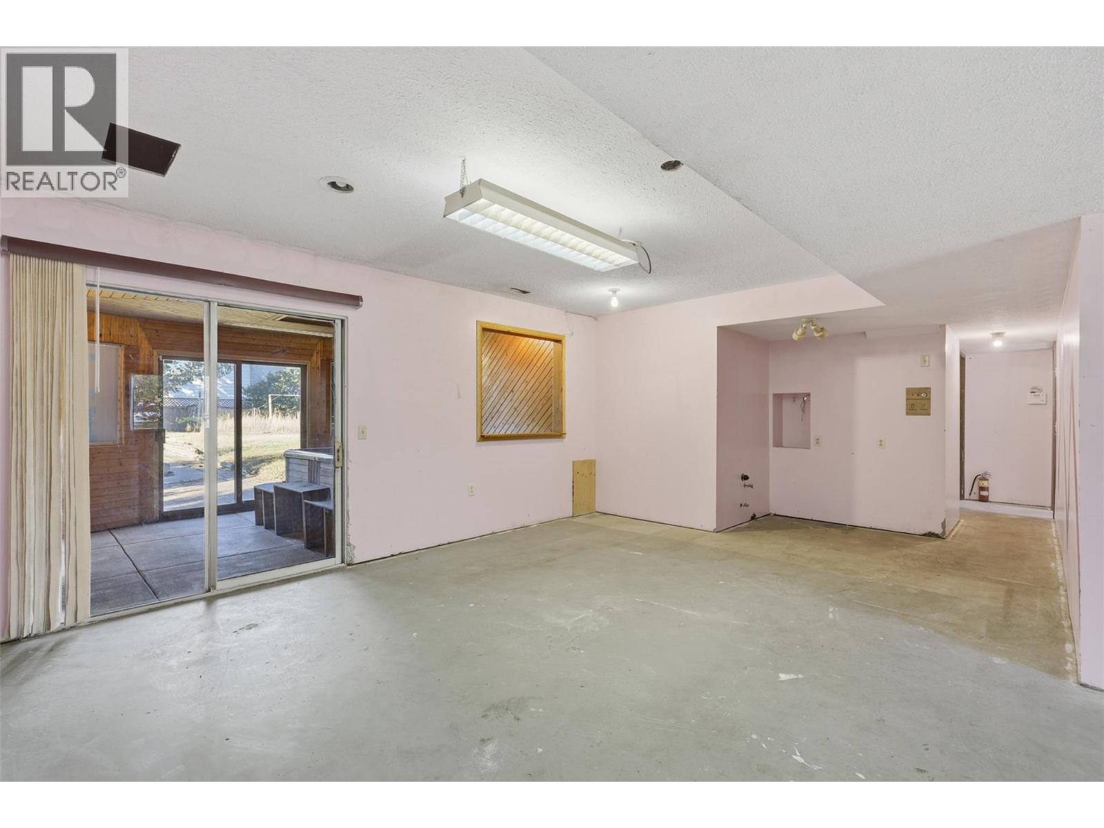 4569 Spurraway Road, Kamloops, British Columbia  V2H 1M8 - Photo 31 - 10403393