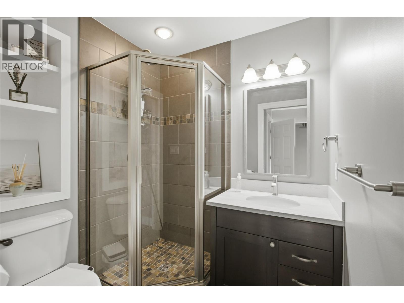 460 Sentinel Court, Kamloops, British Columbia  V2E 2G6 - Photo 35 - 10403651