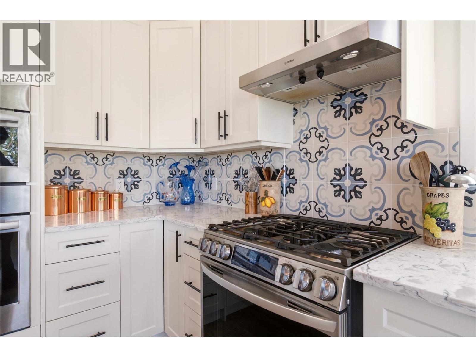 724 Lone Pine Drive, Kelowna, British Columbia  V1P 1A1 - Photo 13 - 10403716