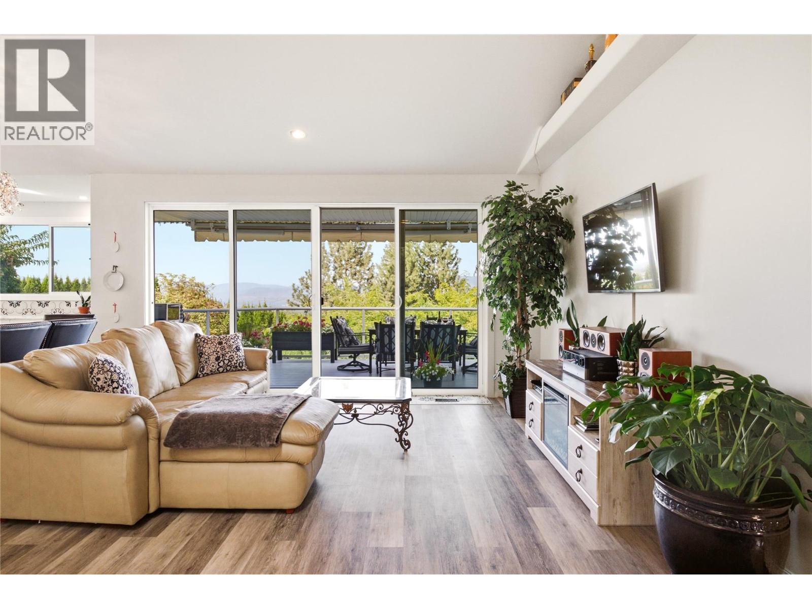 724 Lone Pine Drive, Kelowna, British Columbia  V1P 1A1 - Photo 15 - 10403716