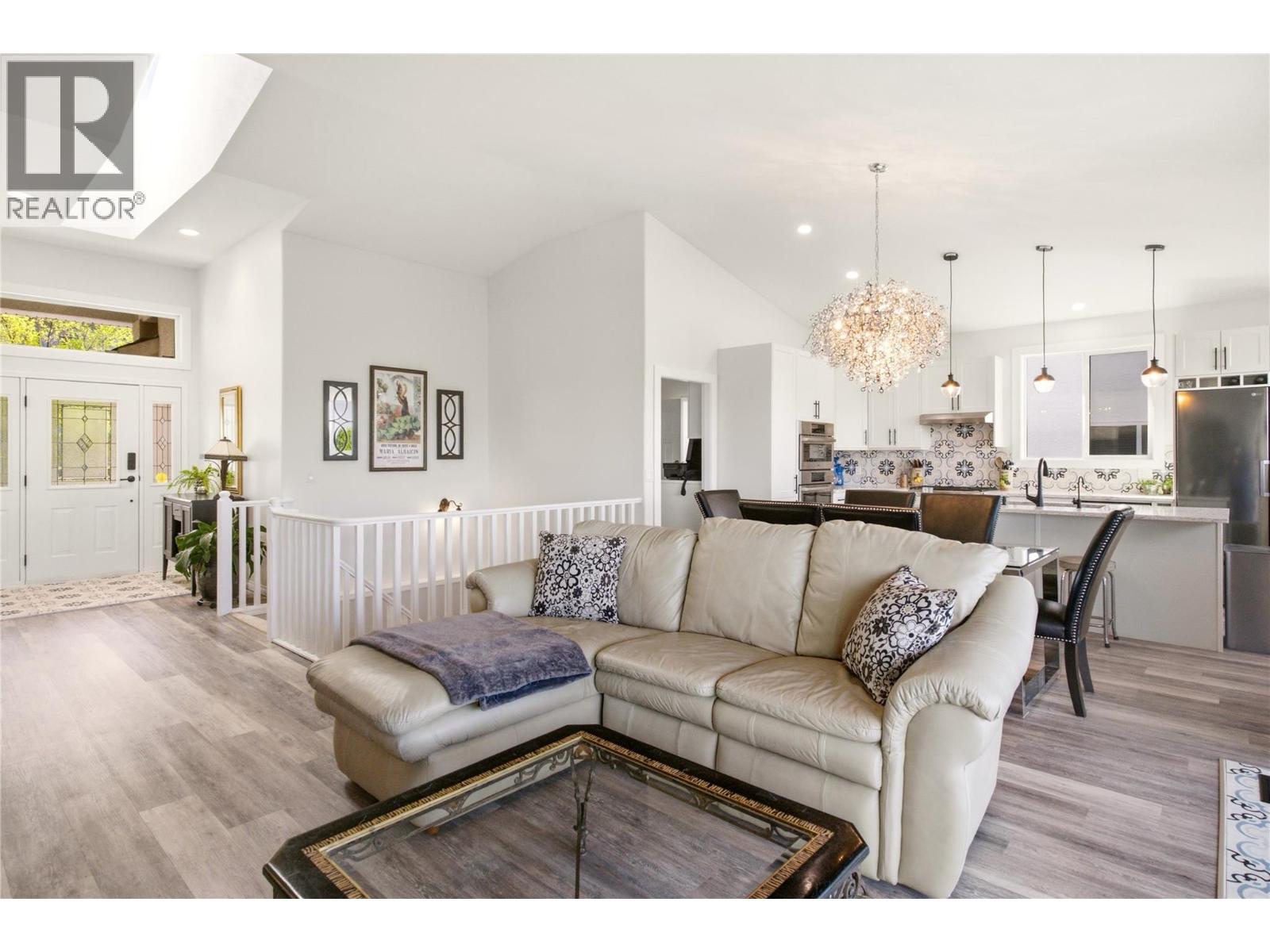 724 Lone Pine Drive, Kelowna, British Columbia  V1P 1A1 - Photo 17 - 10403716