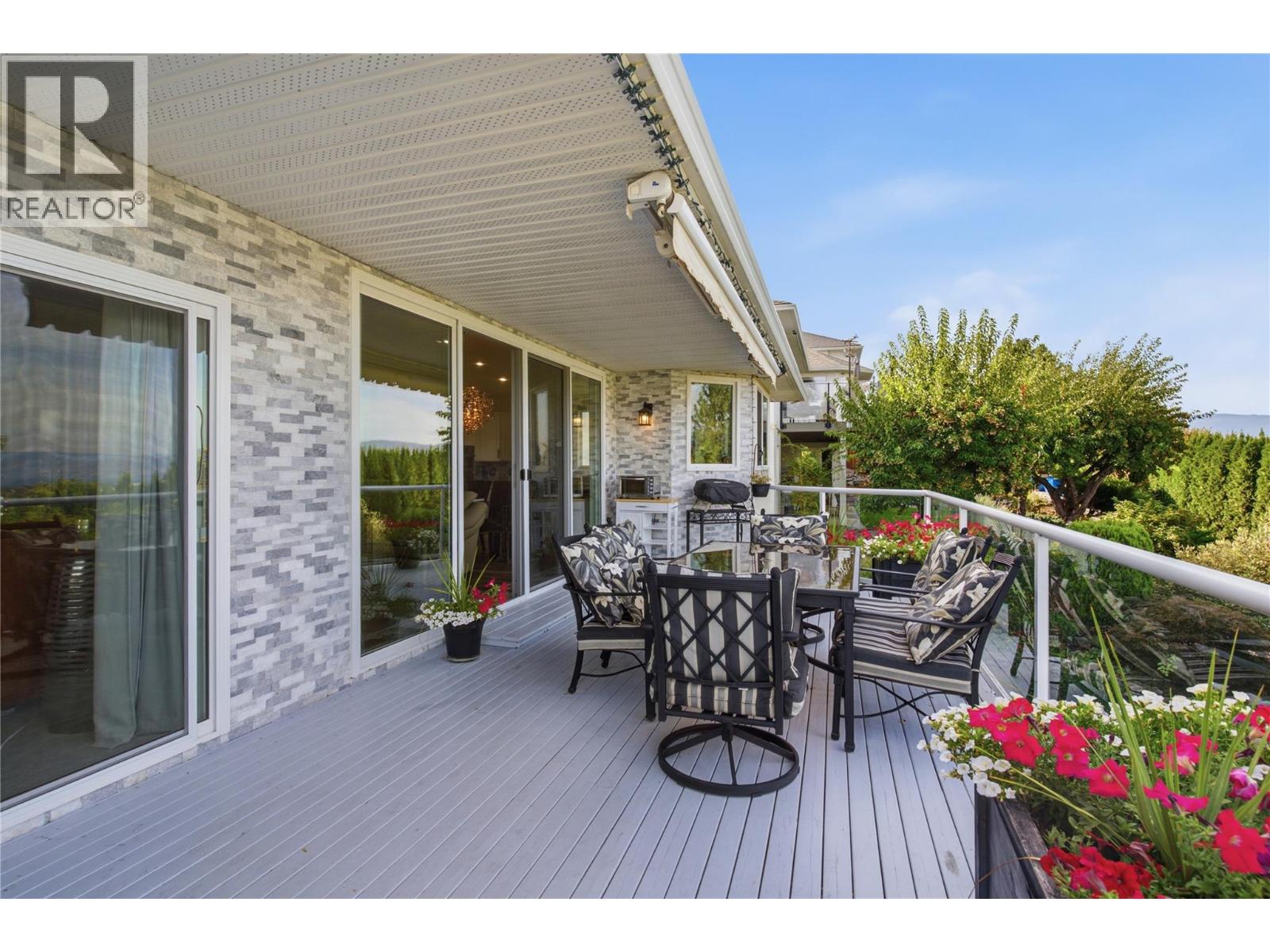 724 Lone Pine Drive, Kelowna, British Columbia  V1P 1A1 - Photo 3 - 10403716
