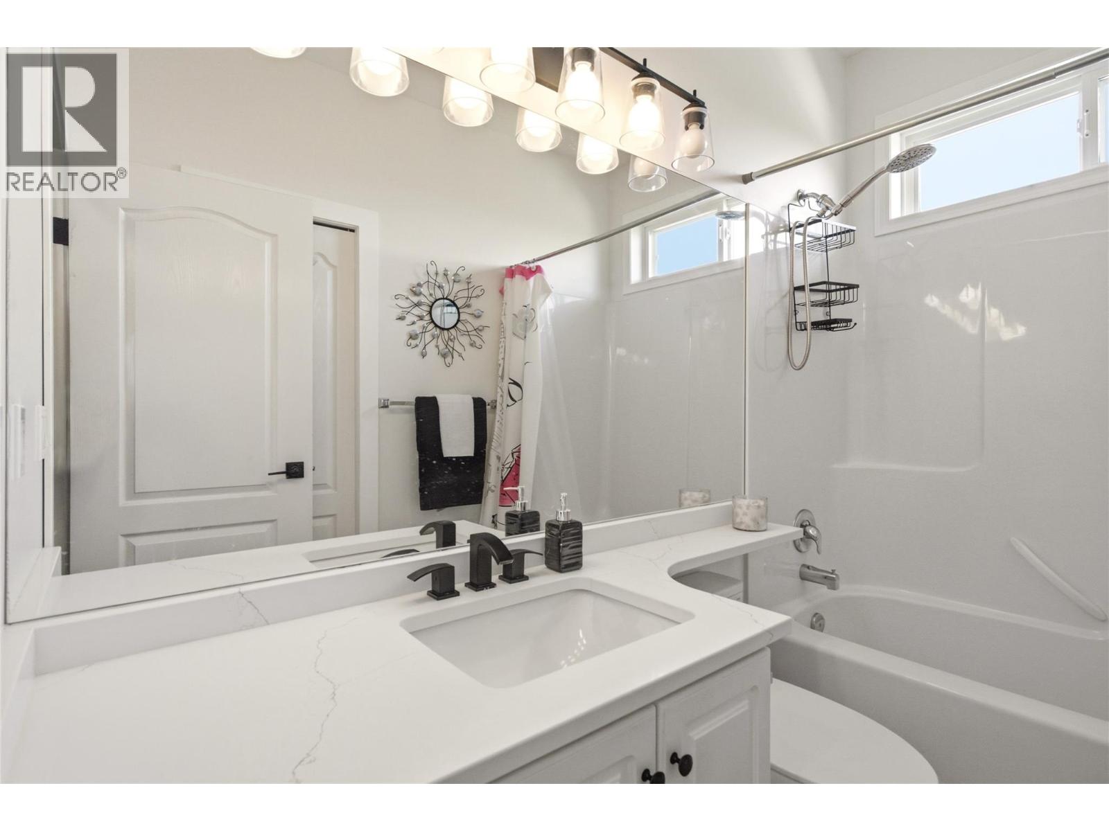 724 Lone Pine Drive, Kelowna, British Columbia  V1P 1A1 - Photo 32 - 10403716
