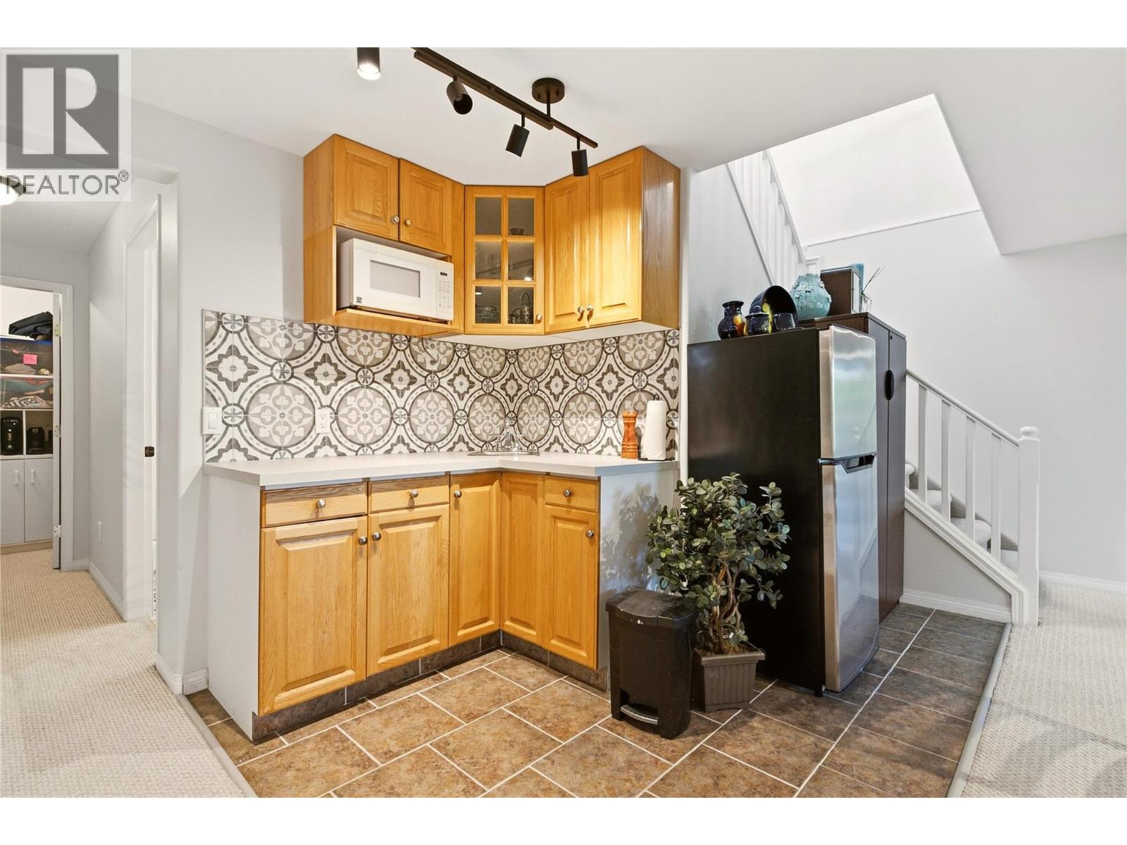 724 Lone Pine Drive, Kelowna, British Columbia  V1P 1A1 - Photo 36 - 10403716