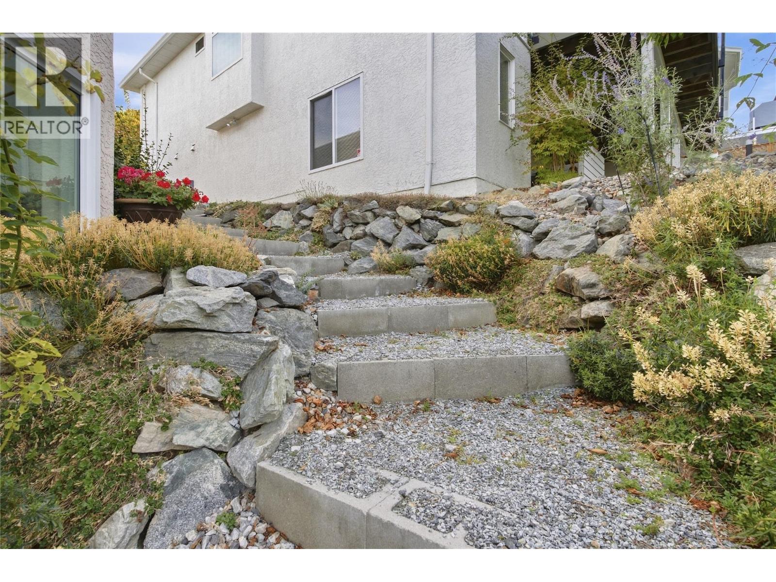 724 Lone Pine Drive, Kelowna, British Columbia  V1P 1A1 - Photo 55 - 10403716