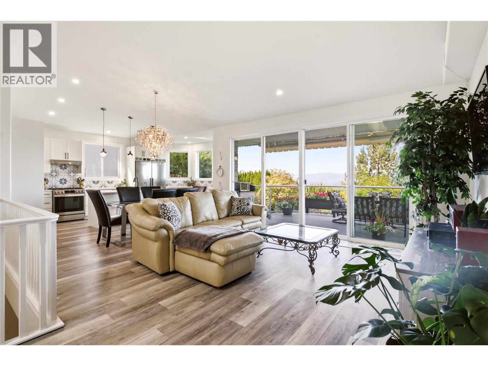 724 Lone Pine Drive, Kelowna, British Columbia  V1P 1A1 - Photo 6 - 10403716
