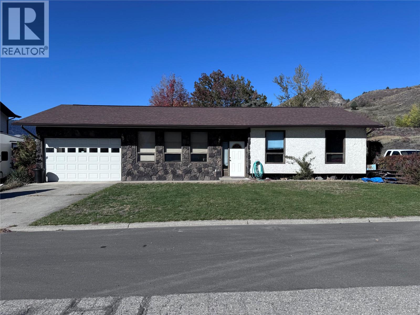243 Winnipeg Avenue, Grand Forks, British Columbia  V0H 1H0 - Photo 1 - 10403702