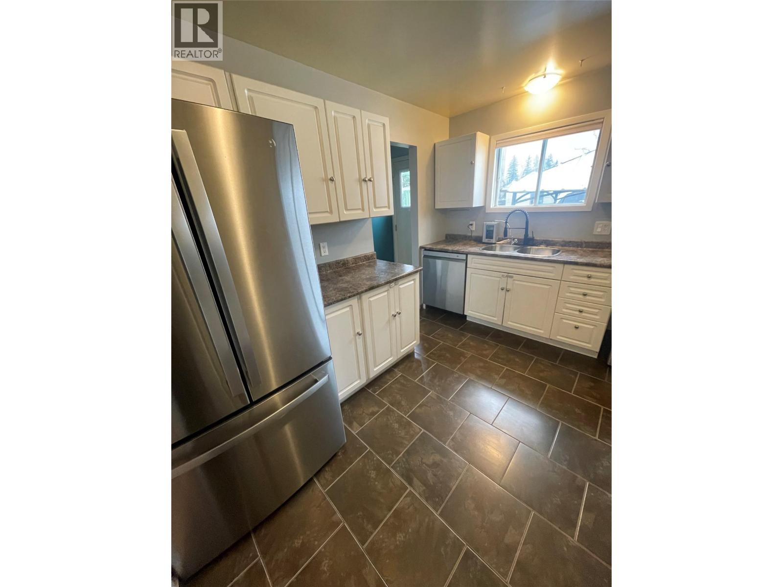 107 Peace River Crescent, Tumbler Ridge, British Columbia  V0C 2W0 - Photo 6 - 10403376
