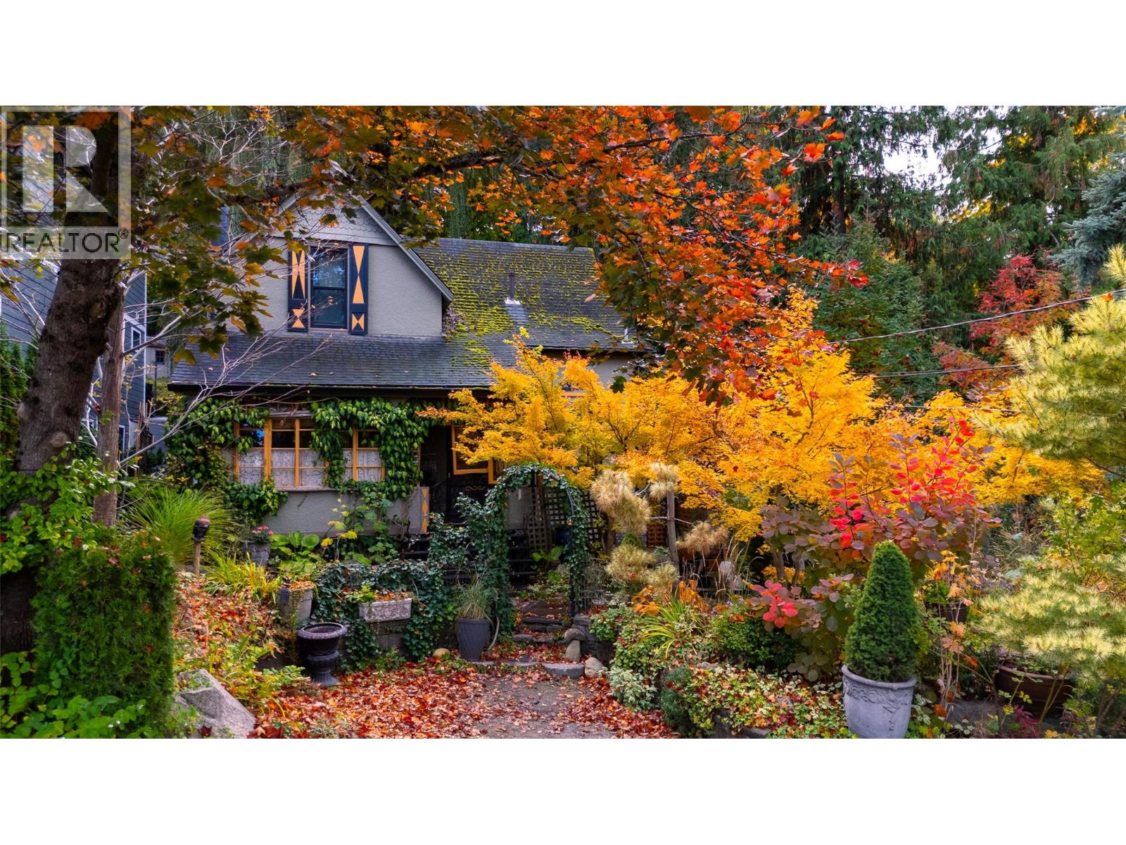 218 Union Street, Nelson, British Columbia  V6L 4A3 - Photo 1 - 10403490