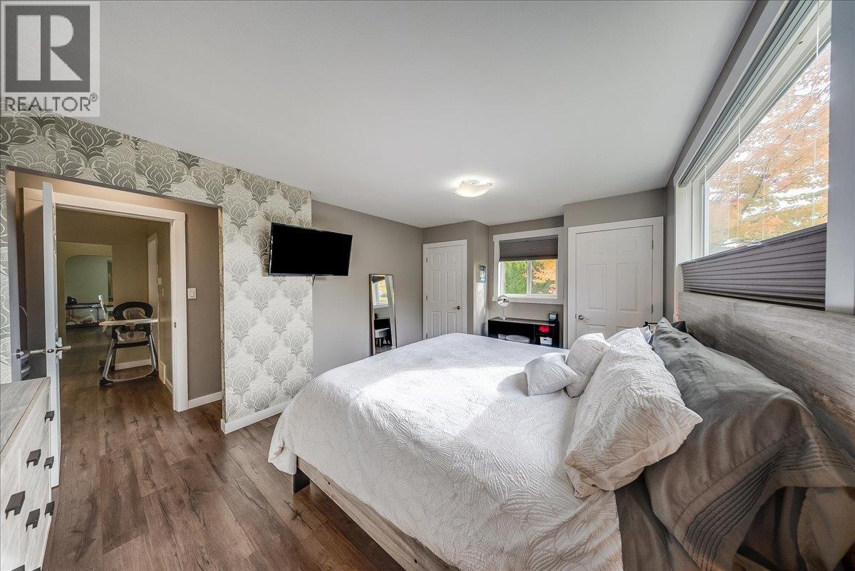 710 10th Avenue, Montrose, British Columbia  V0G 1P0 - Photo 17 - 10403311