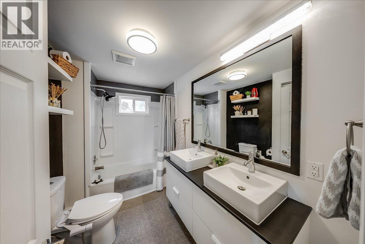 710 10th Avenue, Montrose, British Columbia  V0G 1P0 - Photo 19 - 10403311
