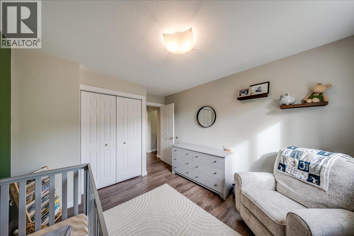 710 10th Avenue, Montrose, British Columbia  V0G 1P0 - Photo 21 - 10403311