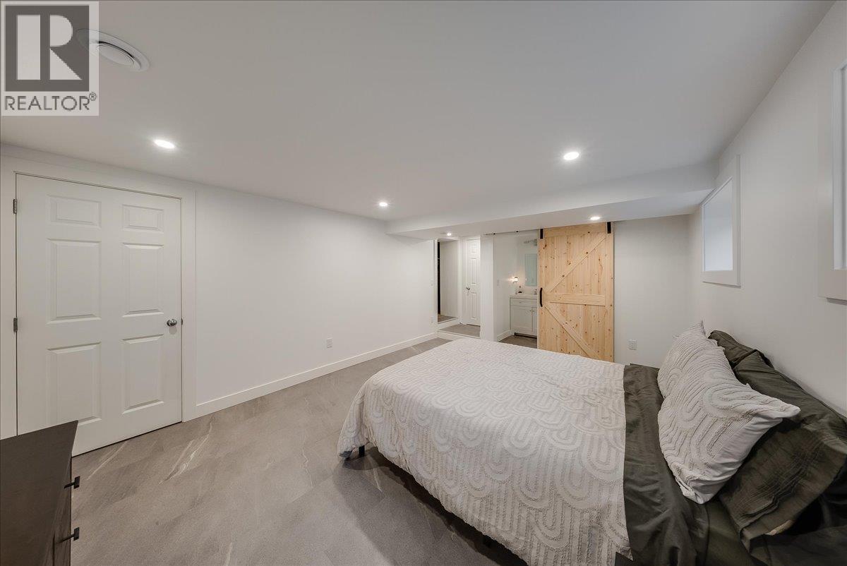 710 10th Avenue, Montrose, British Columbia  V0G 1P0 - Photo 25 - 10403311