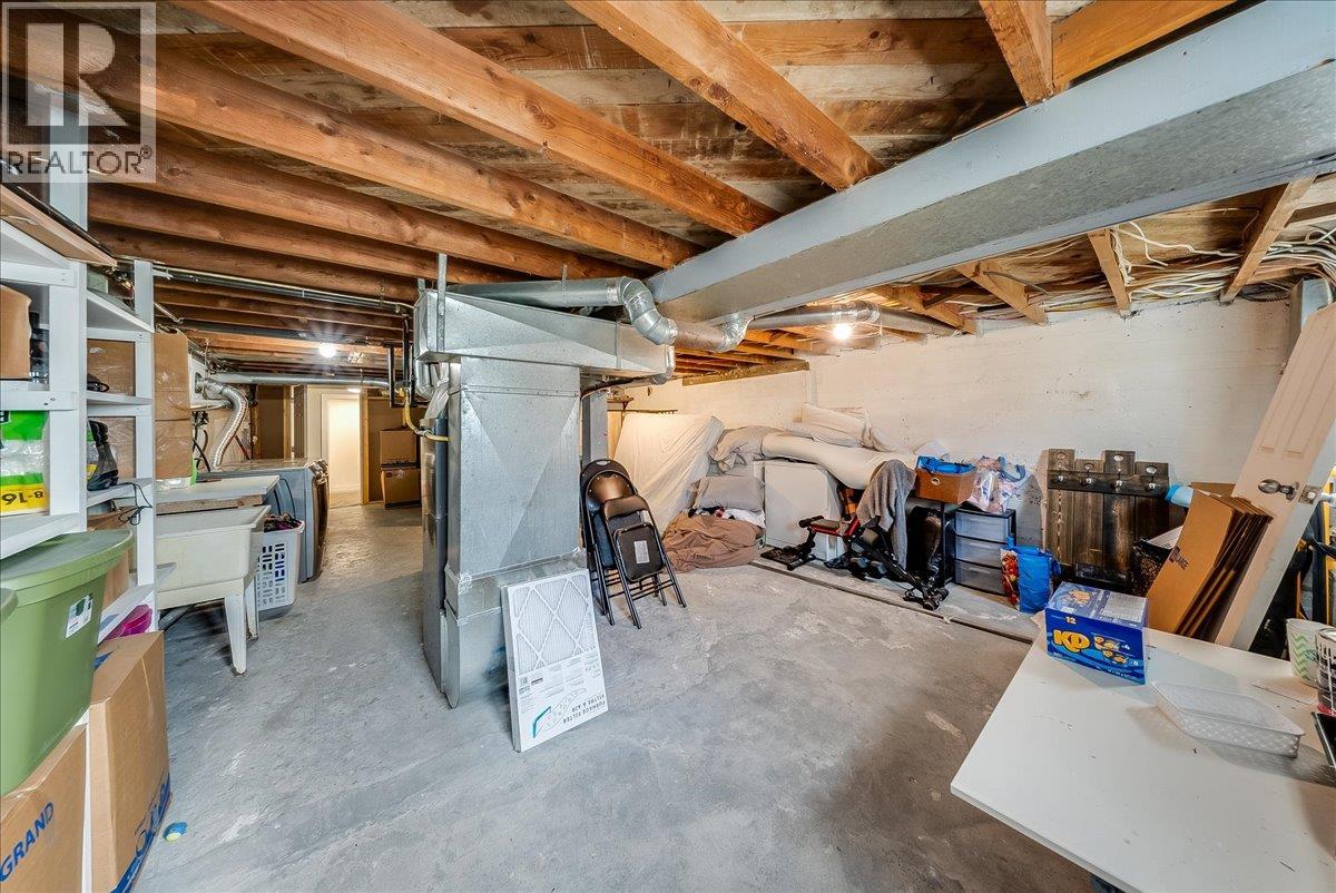 710 10th Avenue, Montrose, British Columbia  V0G 1P0 - Photo 29 - 10403311