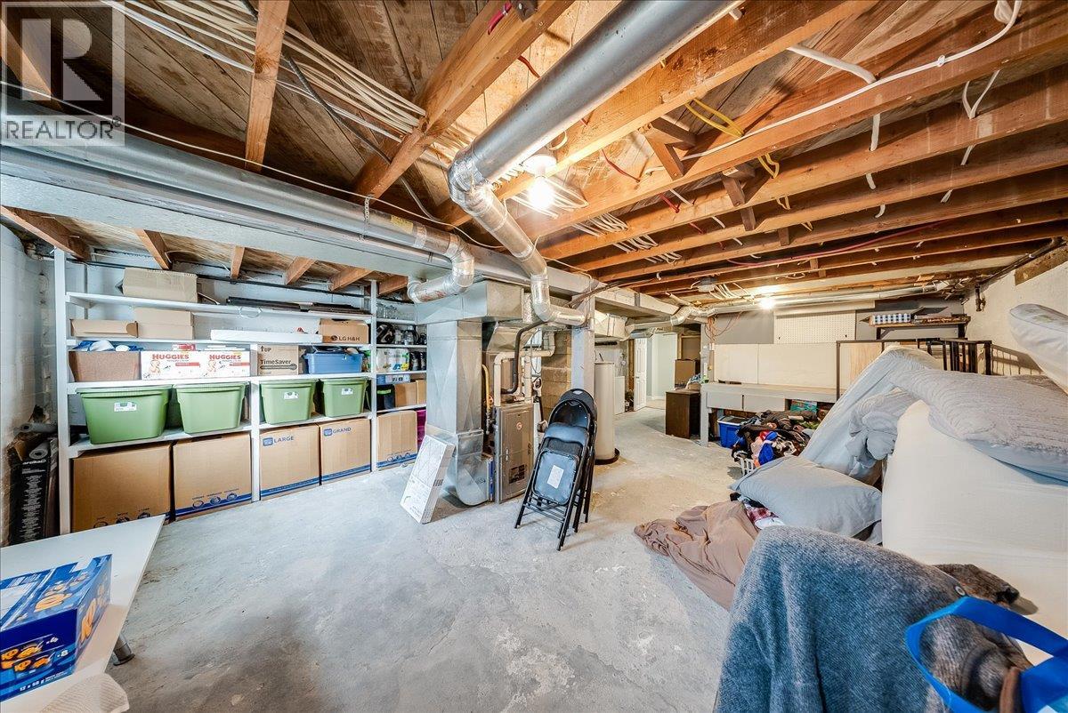 710 10th Avenue, Montrose, British Columbia  V0G 1P0 - Photo 30 - 10403311
