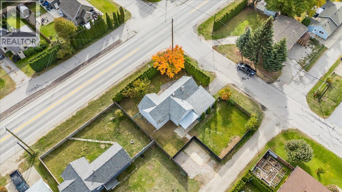 710 10th Avenue, Montrose, British Columbia  V0G 1P0 - Photo 47 - 10403311