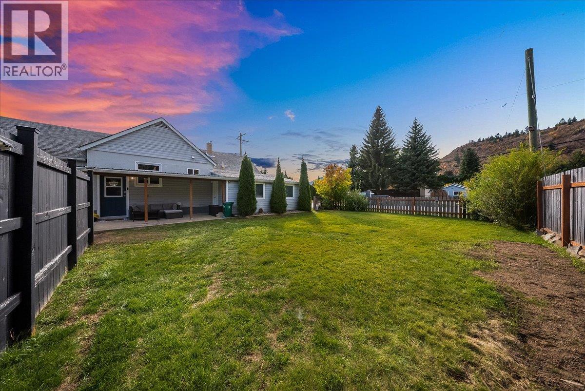 710 10th Avenue, Montrose, British Columbia  V0G 1P0 - Photo 50 - 10403311