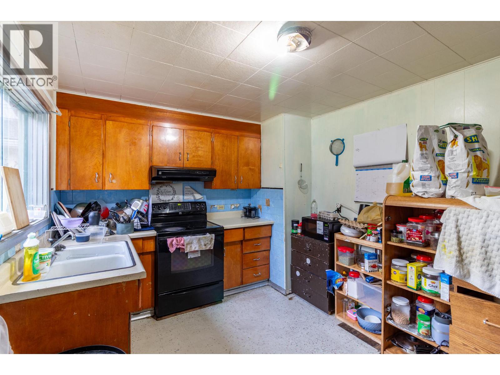 208 Anderson Street, Nelson, British Columbia  V1L 1X7 - Photo 12 - 10403646