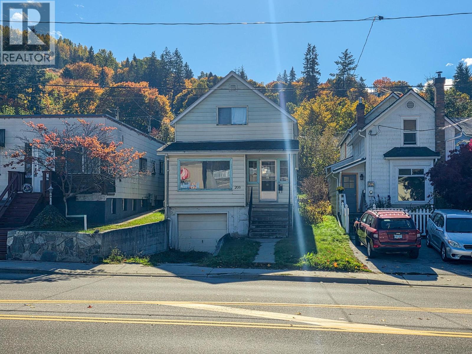 208 Anderson Street, Nelson, British Columbia  V1L 1X7 - Photo 3 - 10403646