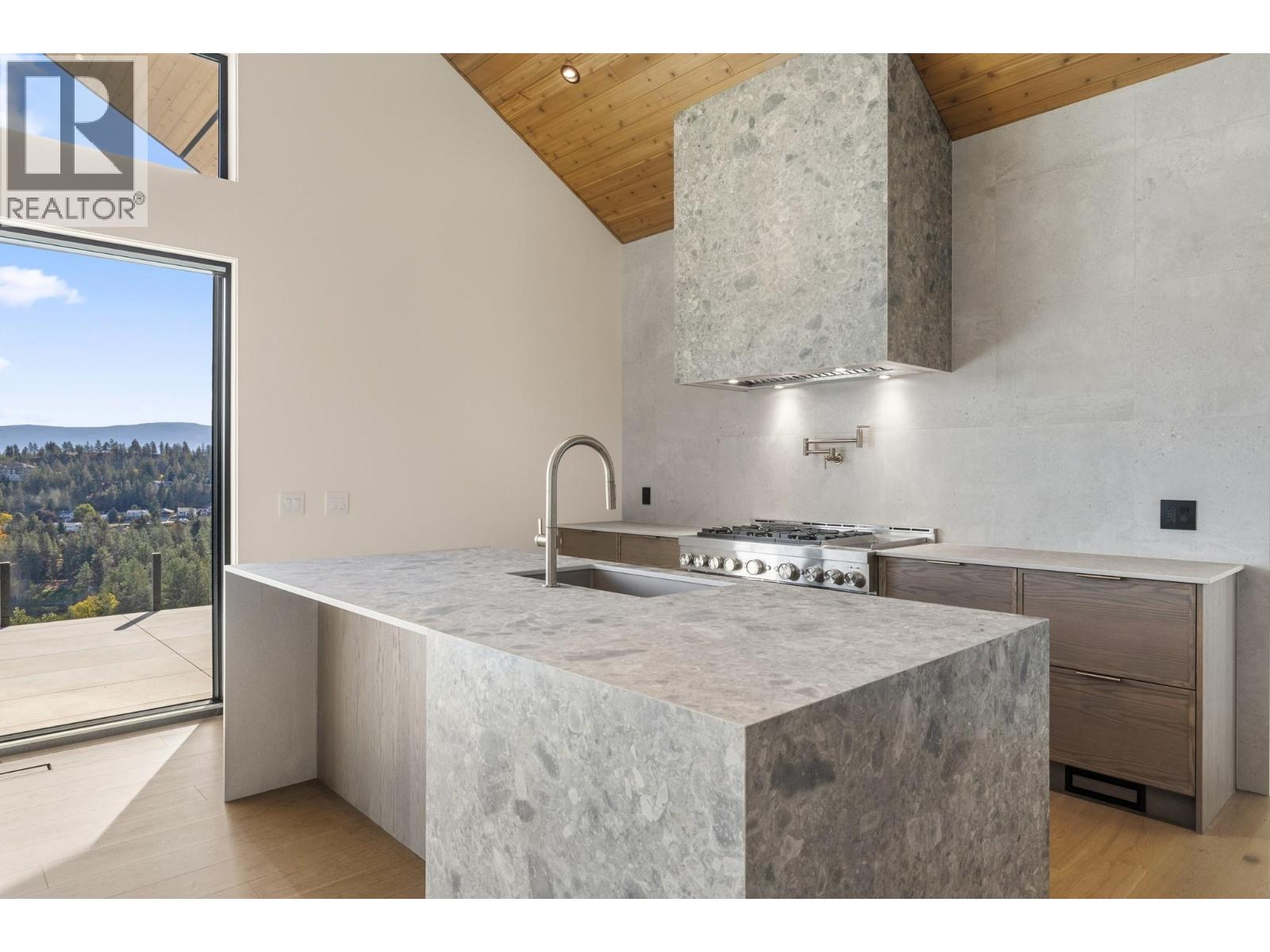 2495 Pinnacle Ridge Drive, West Kelowna, British Columbia  V4T 0E3 - Photo 2 - 10403733