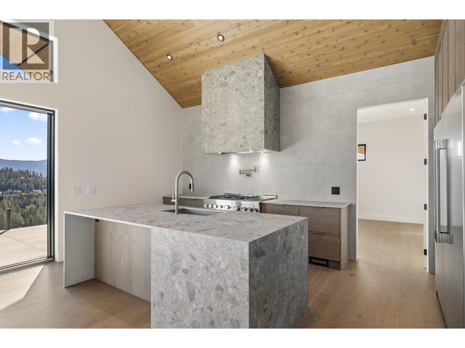 2495 Pinnacle Ridge Drive, West Kelowna, British Columbia  V4T 0E3 - Photo 3 - 10403733