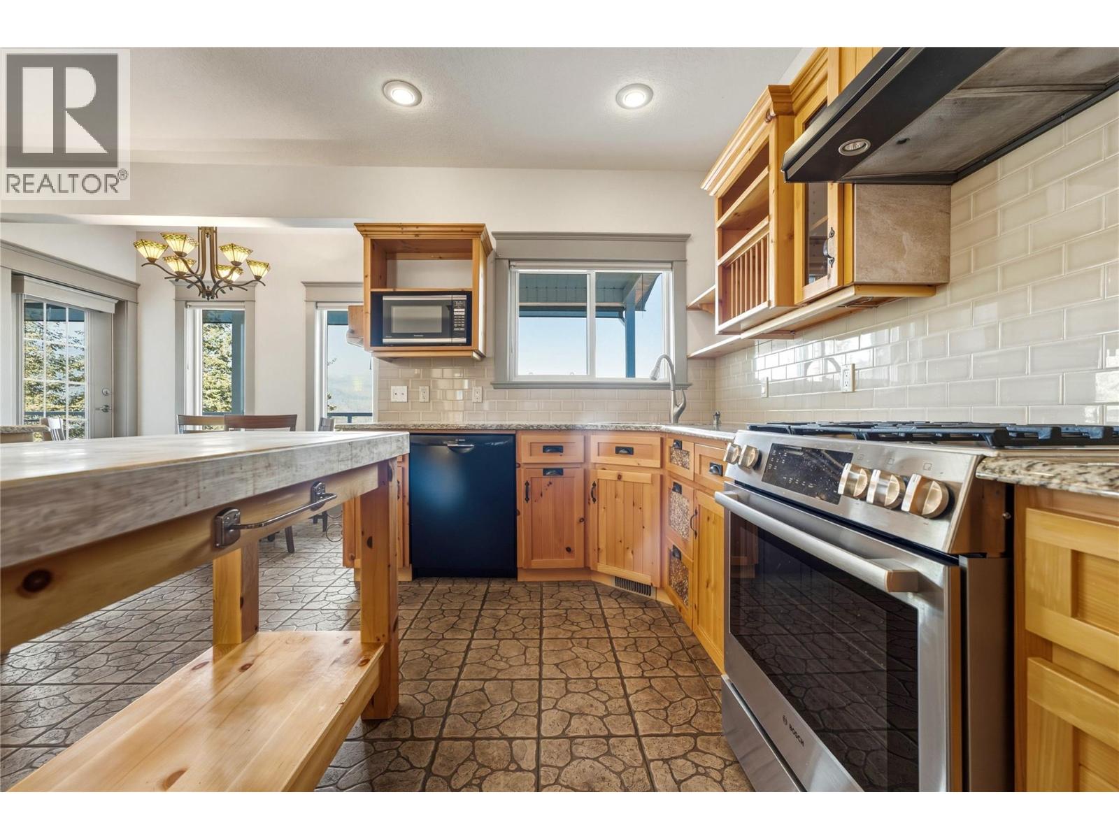 55 Peregrine Way, Vernon, British Columbia  V1H 1E4 - Photo 21 - 10403643