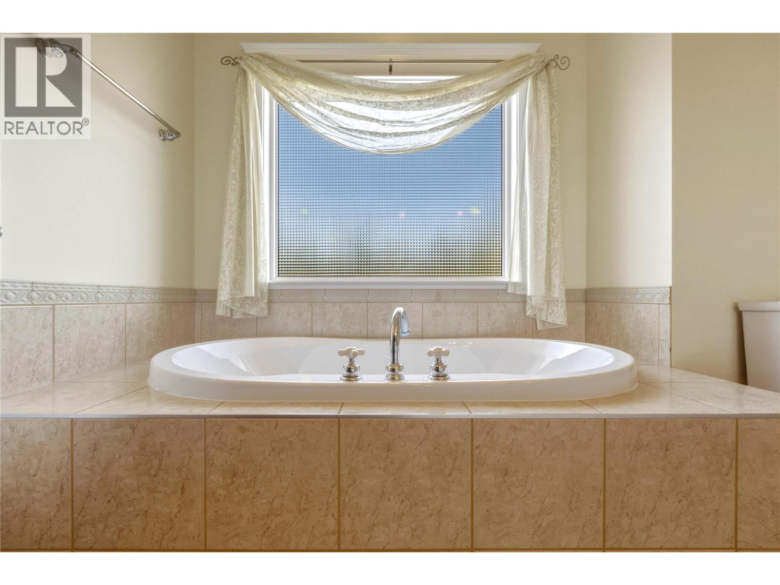 55 Peregrine Way, Vernon, British Columbia  V1H 1E4 - Photo 30 - 10403643