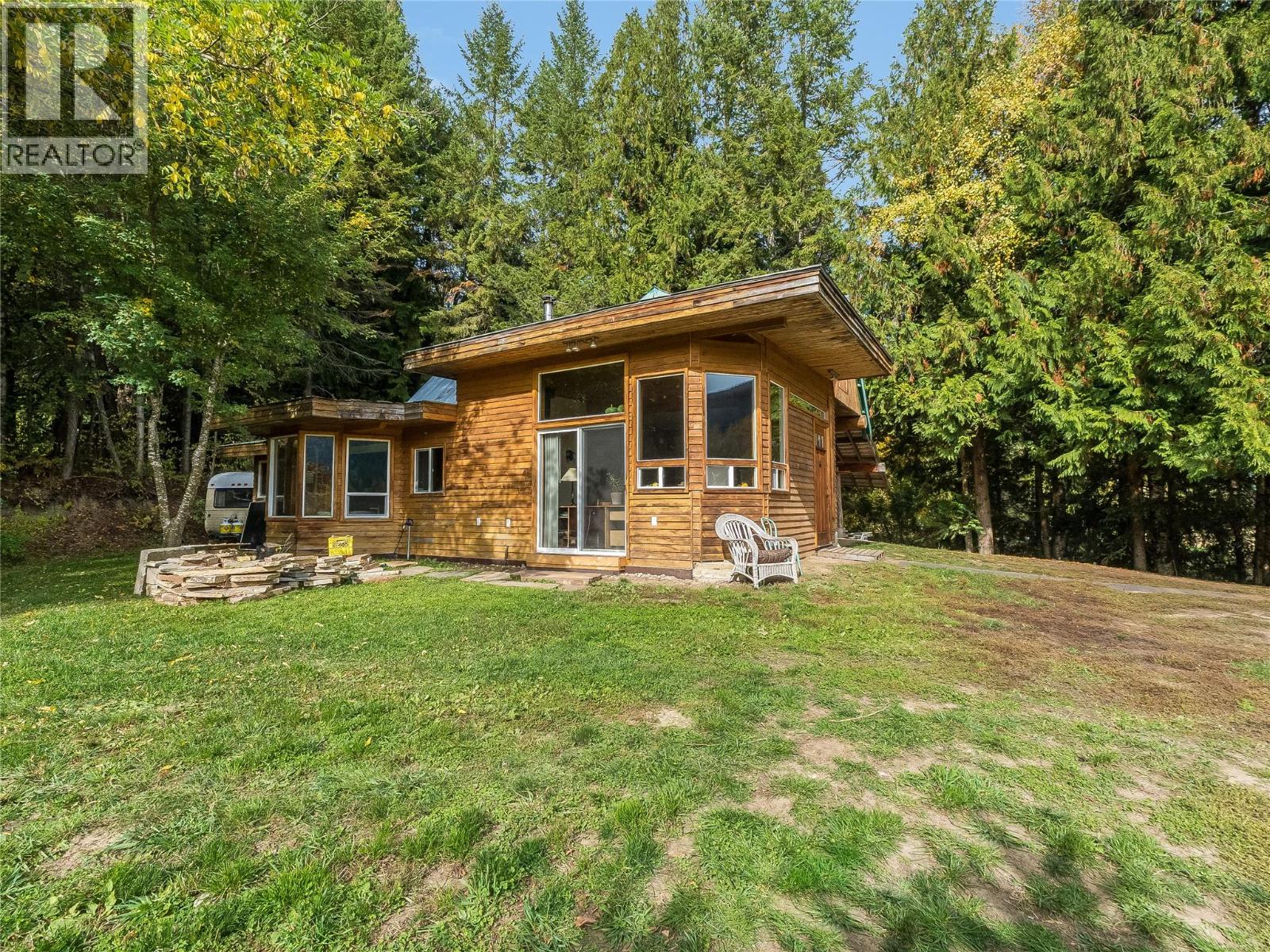 6238 Youngs Road, Winlaw, British Columbia  V0G 2J0 - Photo 49 - 10403537