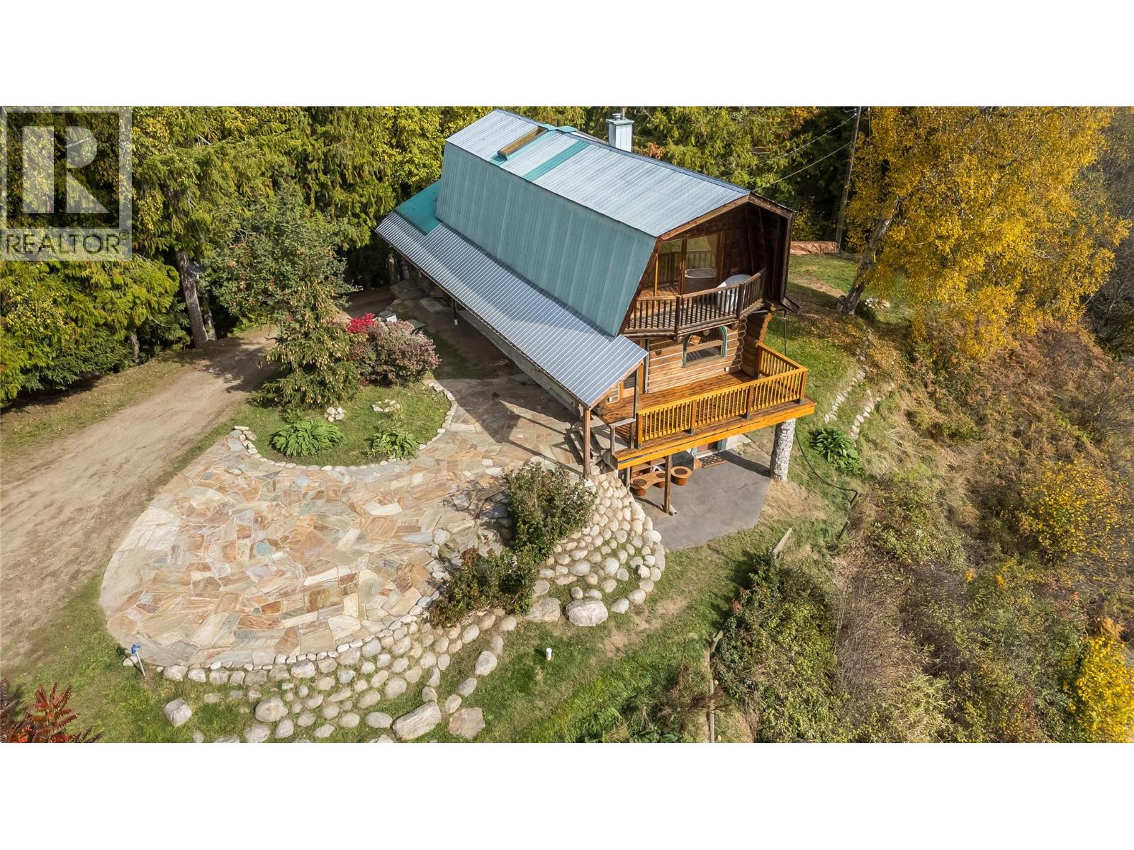 6238 Youngs Road, Winlaw, British Columbia  V0G 2J0 - Photo 9 - 10403537