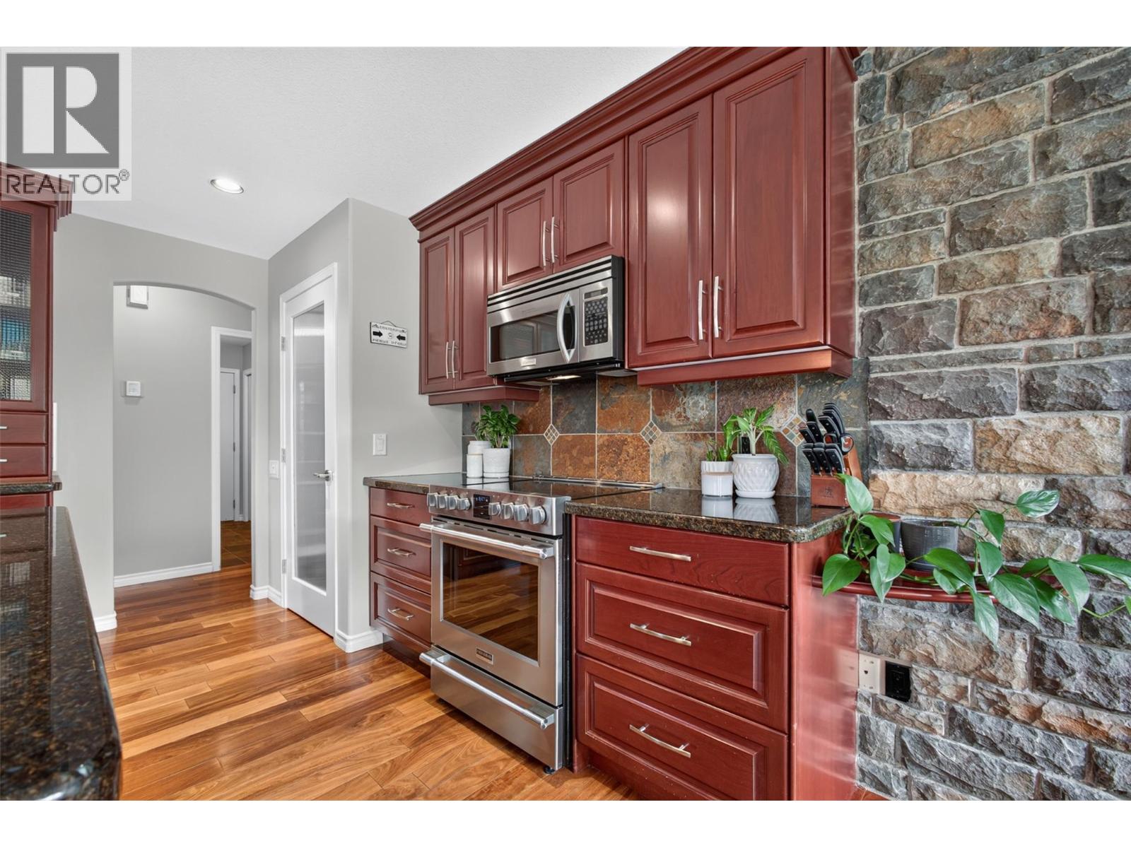 2512 Selkirk Drive, Kelowna, British Columbia  V1V 2V6 - Photo 12 - 10402781