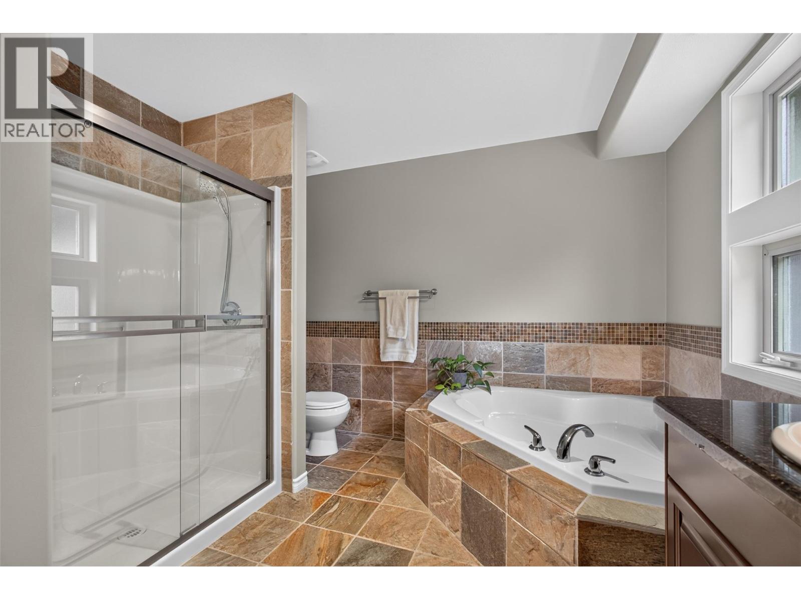 2512 Selkirk Drive, Kelowna, British Columbia  V1V 2V6 - Photo 30 - 10402781