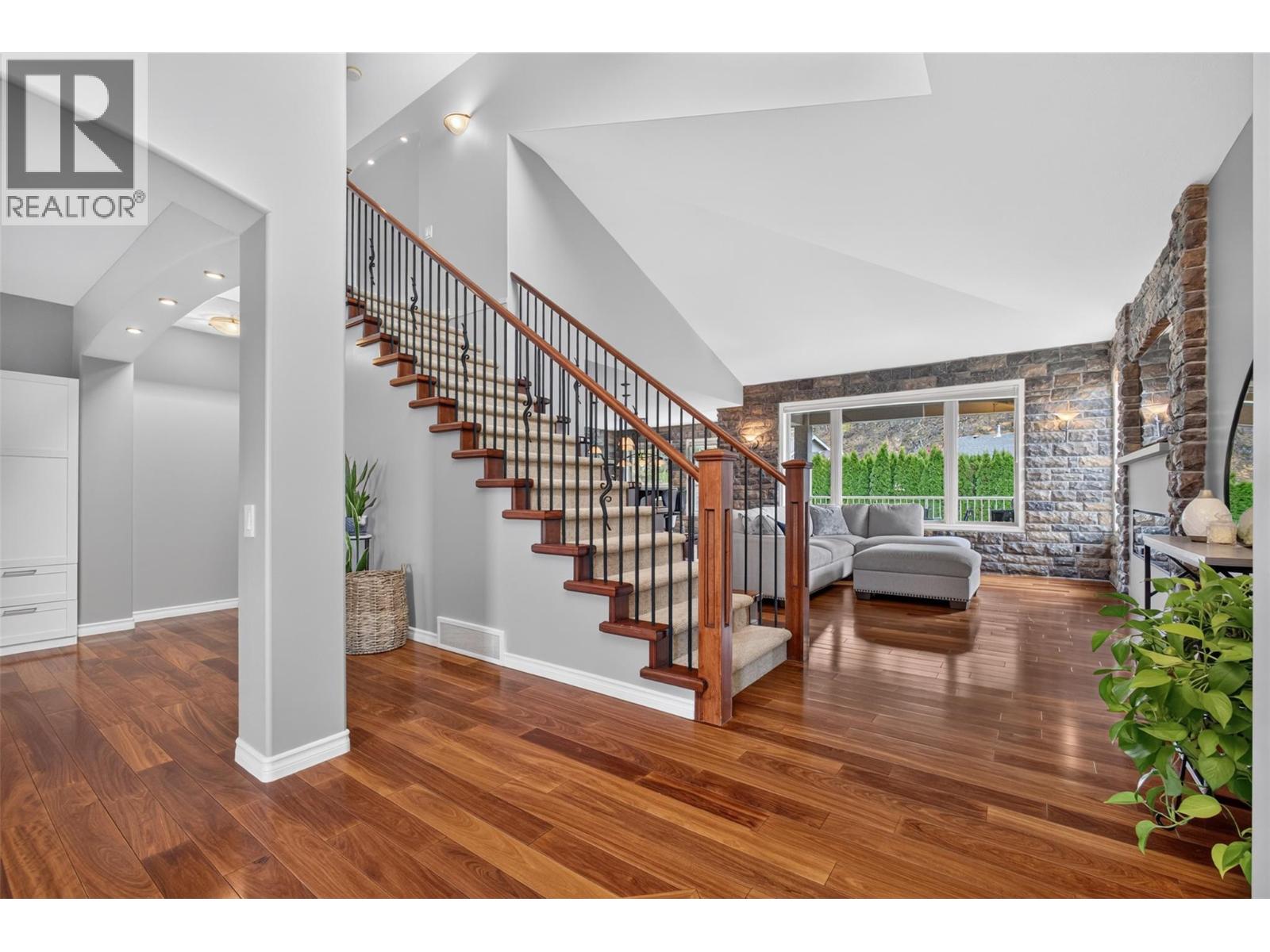 2512 Selkirk Drive, Kelowna, British Columbia  V1V 2V6 - Photo 6 - 10402781