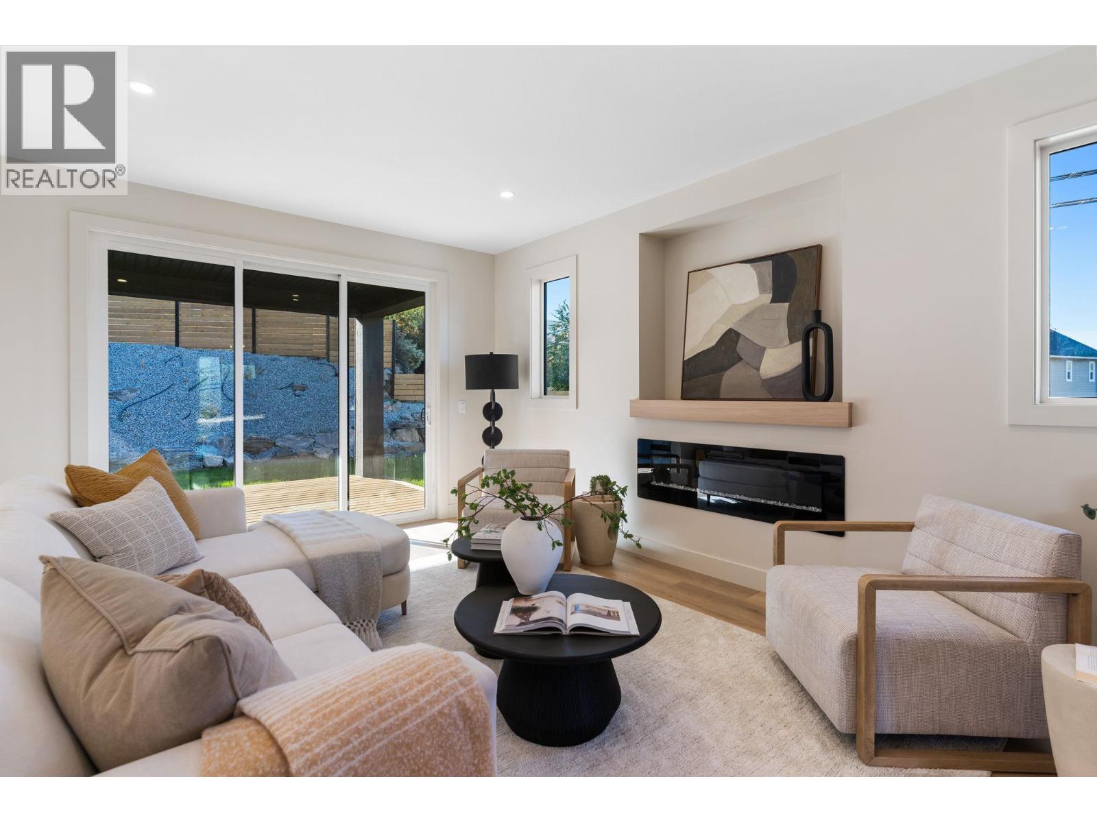 485 Sheila Crescent, Kelowna, British Columbia  V1W 4L8 - Photo 5 - 10403685