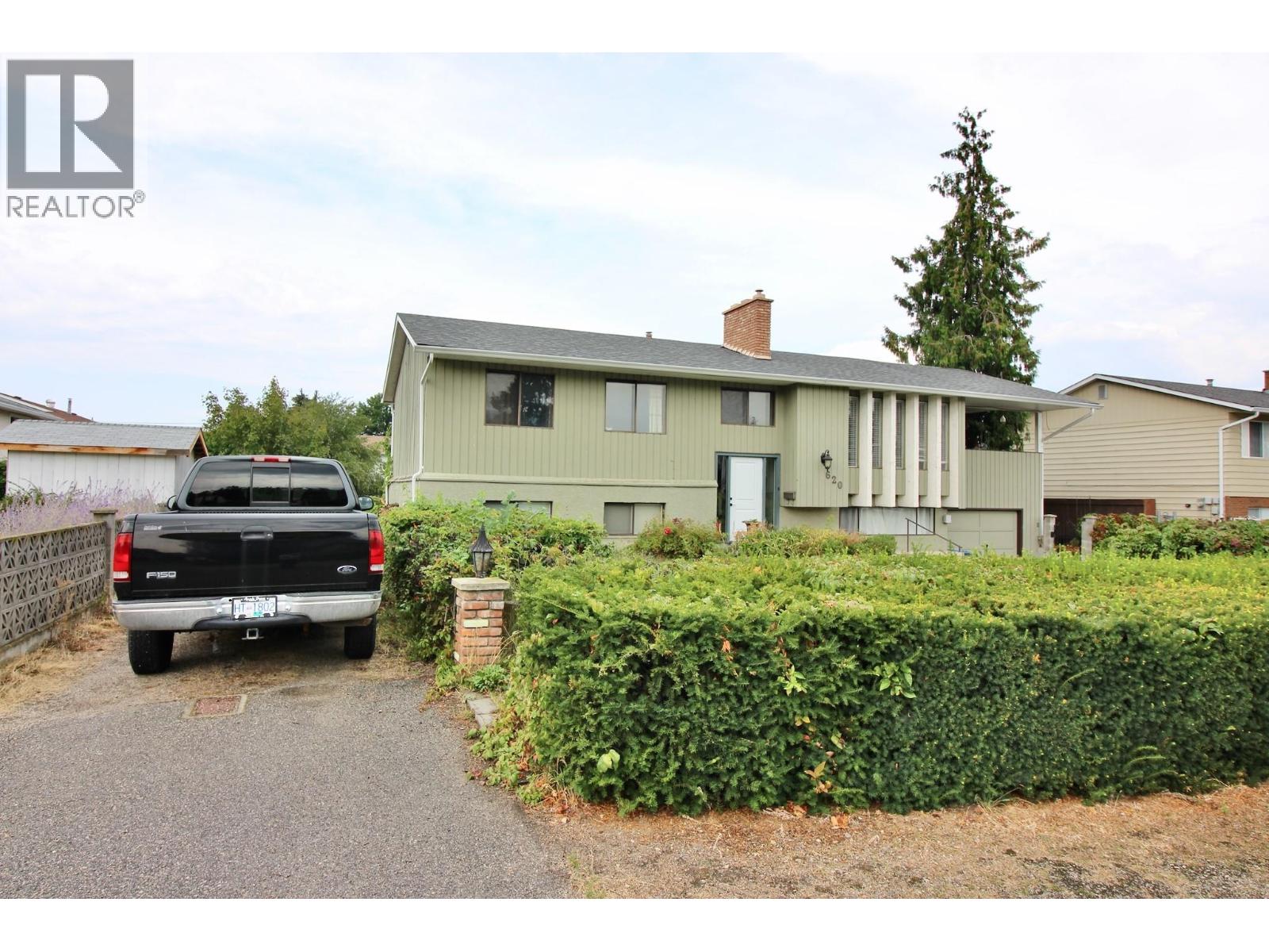 620 Wenric Crescent, Kelowna, British Columbia  V1X 5R7 - Photo 2 - 10403712
