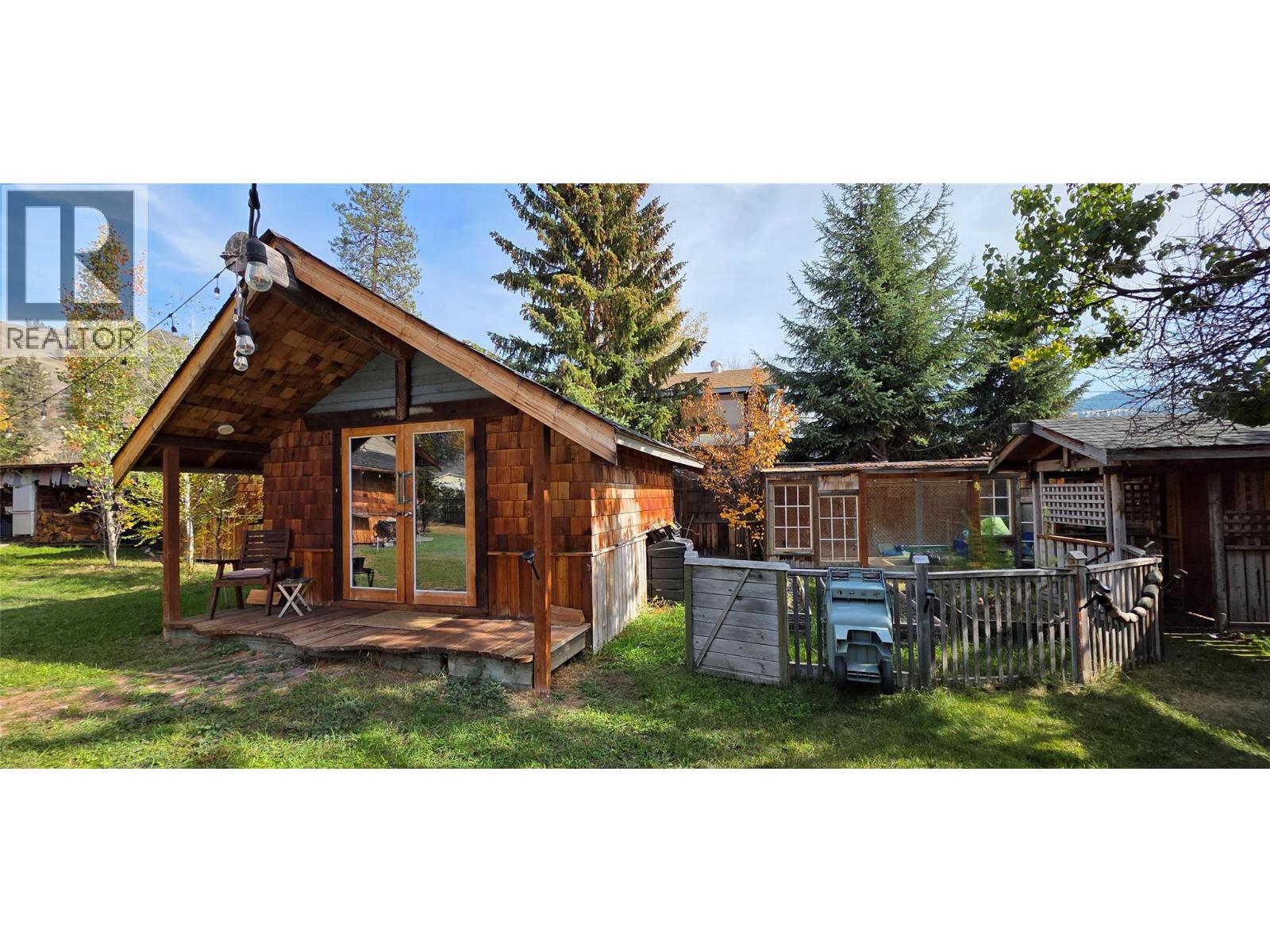 468 Sixth Avenue, Midway, British Columbia  V0H 1M0 - Photo 2 - 10403780