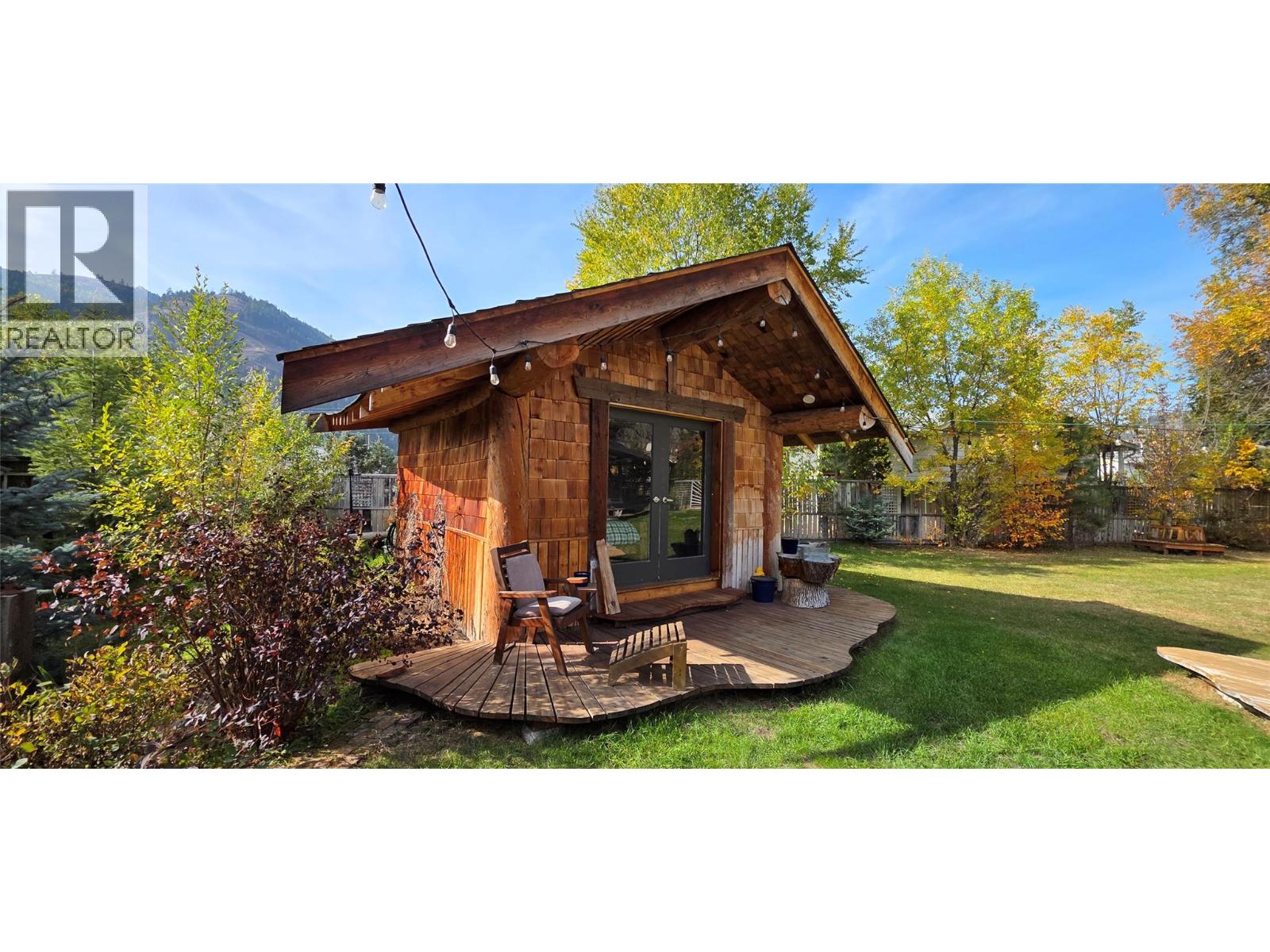 468 Sixth Avenue, Midway, British Columbia  V0H 1M0 - Photo 3 - 10403780