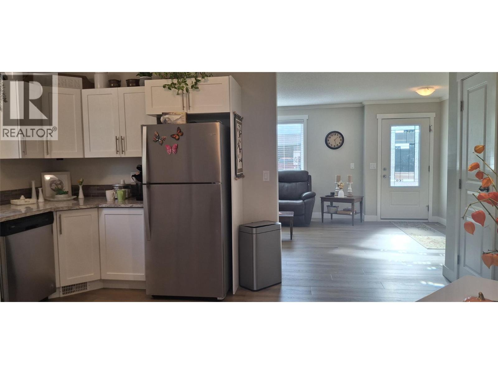 726 Whitehead Street, Sicamous, British Columbia  V0E 2V1 - Photo 7 - 10403681