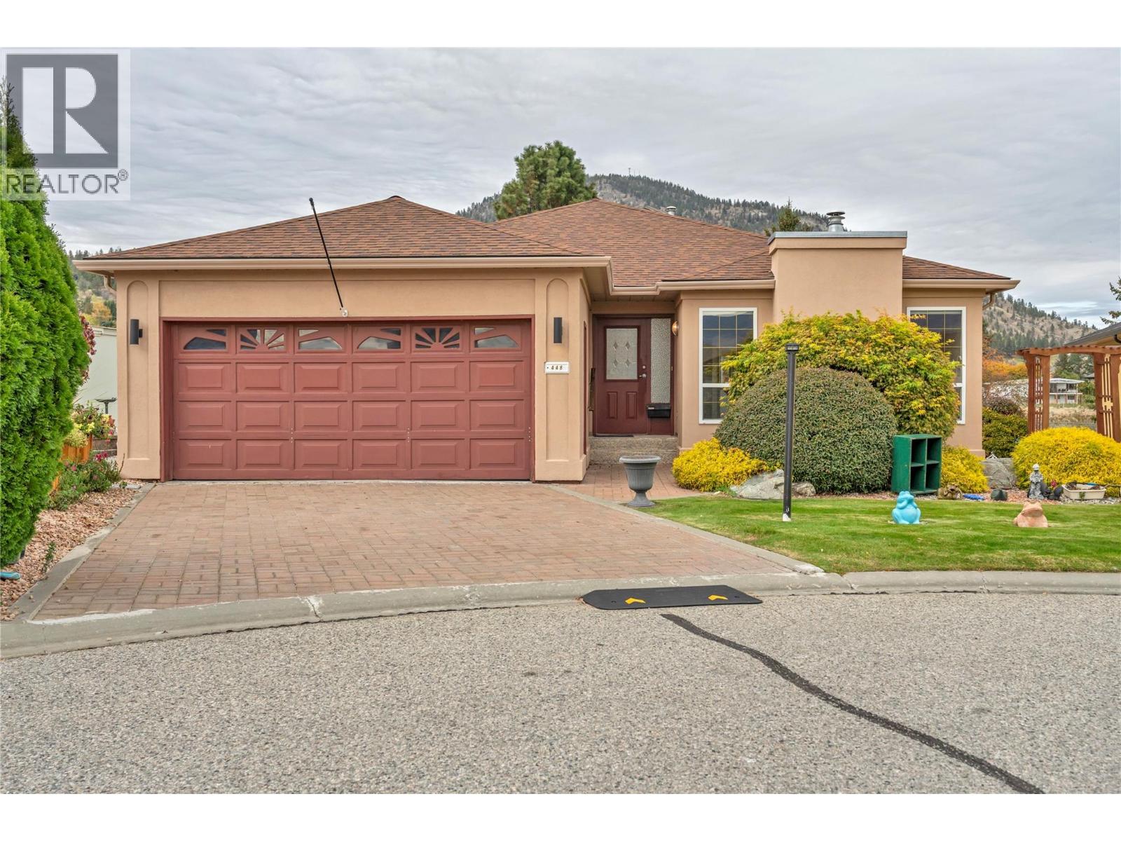 448 Ridge Place, Penticton, British Columbia  V2A 8N7 - Photo 1 - 10403606