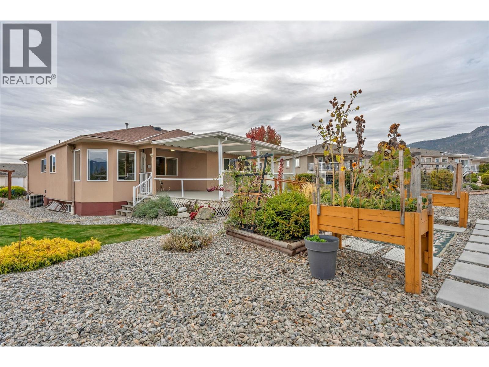 448 Ridge Place, Penticton, British Columbia  V2A 8N7 - Photo 2 - 10403606