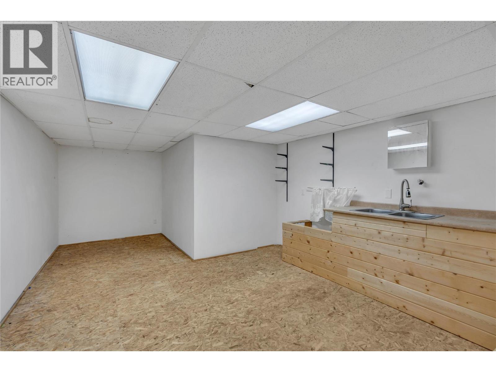 448 Ridge Place, Penticton, British Columbia  V2A 8N7 - Photo 37 - 10403606