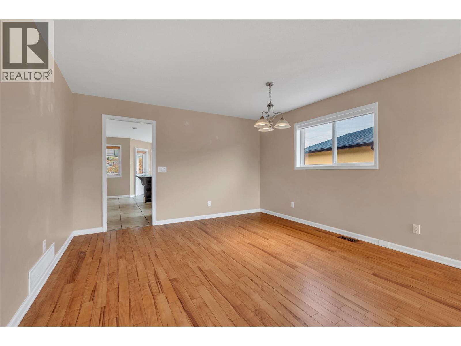 448 Ridge Place, Penticton, British Columbia  V2A 8N7 - Photo 7 - 10403606